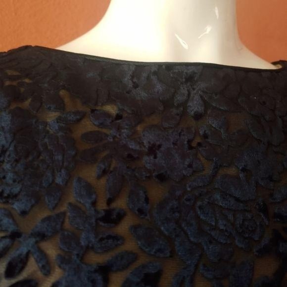 Navy Blue Textured Lace Floor Length Dress Size 6 - Picture 9 of 12